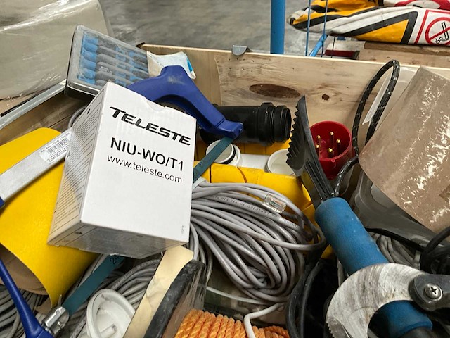Partij handgereedschap en diversen - afbeelding 15 van  16