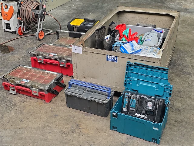 Partij handgereedschap en werkplaatsuitrusting... - afbeelding 1 van  12