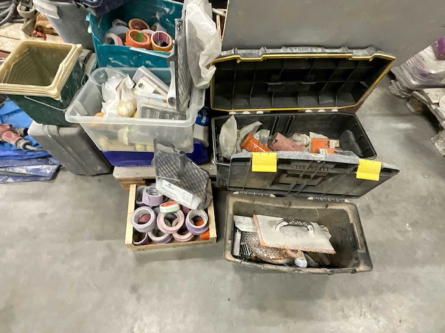 Partij handgereedschap, klemtangen, spanbanden en kleine bouwbenodigdheden - afbeelding 4 van  11