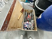 Partij handgereedschap, klemtangen, spanbanden en kleine bouwbenodigdheden - afbeelding 4 van  11