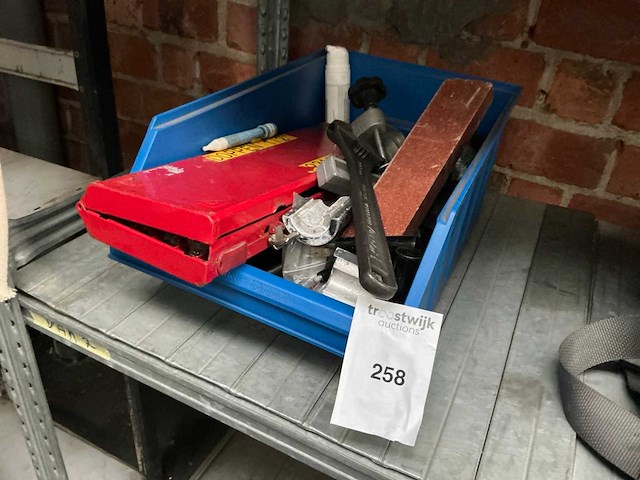 Partij handgereedschap - afbeelding 1 van  5