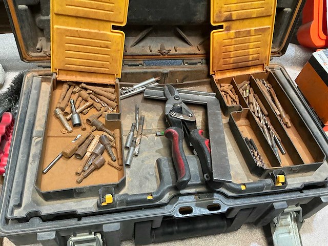 Partij handgereedschap - afbeelding 1 van  3