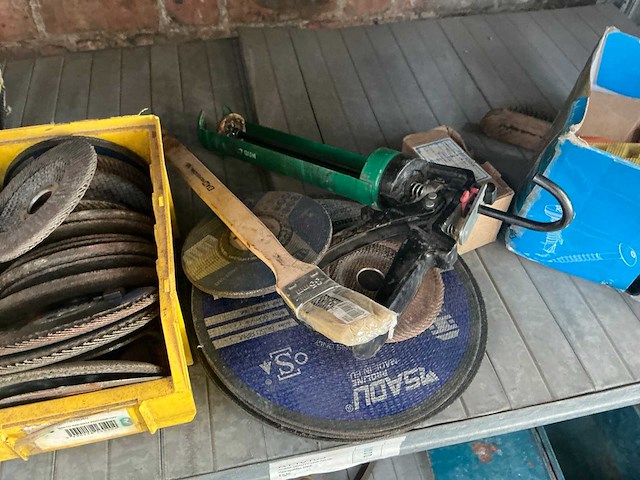 Partij handgereedschappen en divers - afbeelding 2 van  14