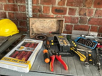 Partij handgereedschappen en divers - afbeelding 7 van  14