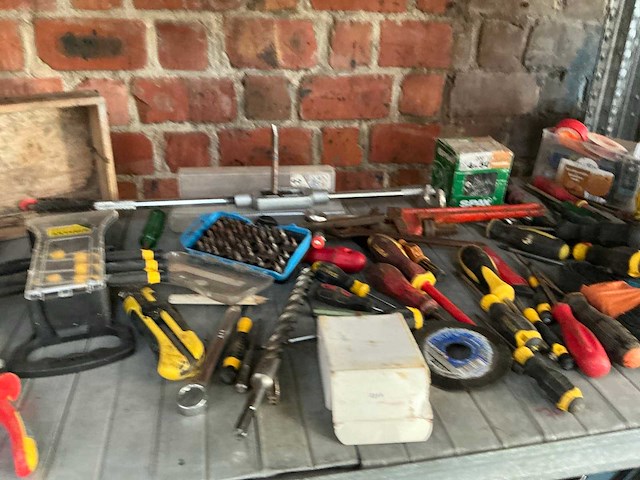 Partij handgereedschappen en divers - afbeelding 8 van  14