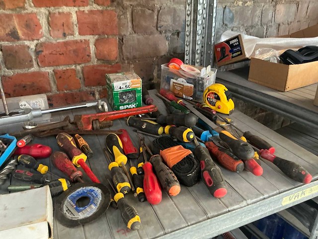 Partij handgereedschappen en divers - afbeelding 9 van  14