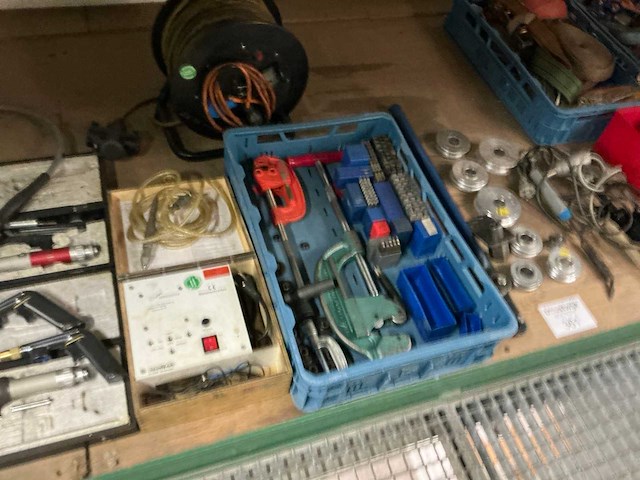 Partij handgereedschappen en machines - afbeelding 2 van  15