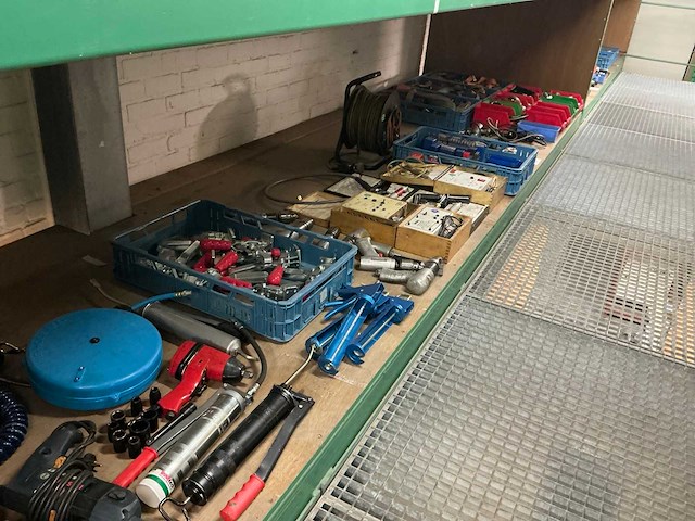 Partij handgereedschappen en machines - afbeelding 1 van  10
