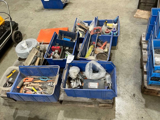 Partij handgereedschappen - afbeelding 1 van  11
