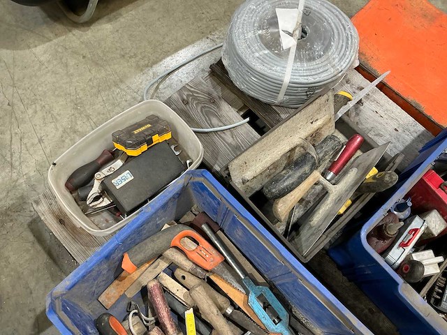 Partij handgereedschappen - afbeelding 10 van  11