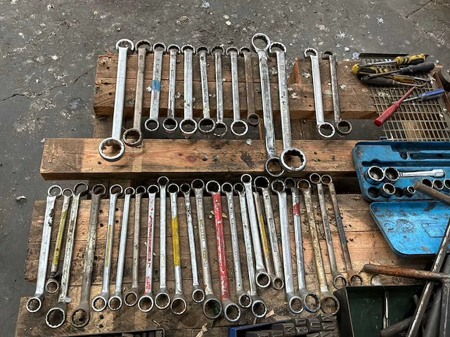 Partij handgereedschappen - afbeelding 2 van  7