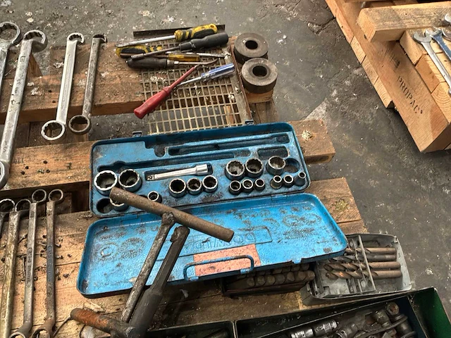 Partij handgereedschappen - afbeelding 7 van  7