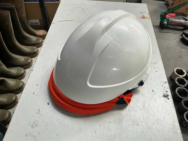 Partij handschoenen en veiligheidshelmen - afbeelding 4 van  10