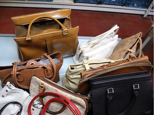 Partij handtassen (plm x17) - afbeelding 2 van  6