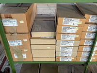 Partij hang- en sluitwerk - afbeelding 1 van  2