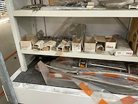 Partij hang- en sluitwerk - afbeelding 2 van  4