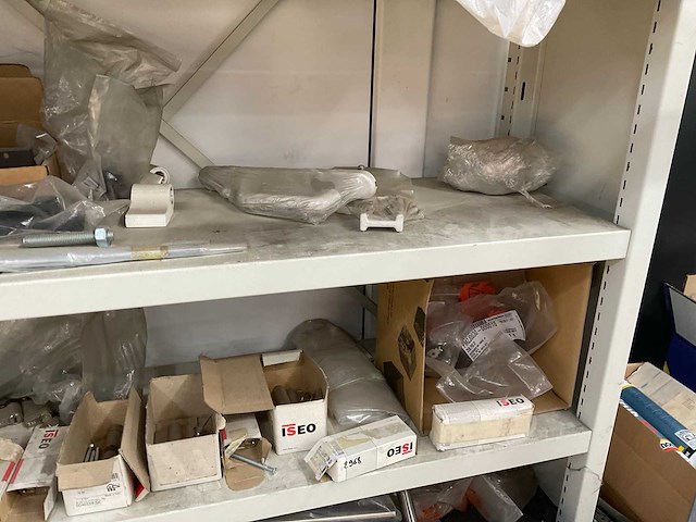 Partij hang- en sluitwerk - afbeelding 4 van  4