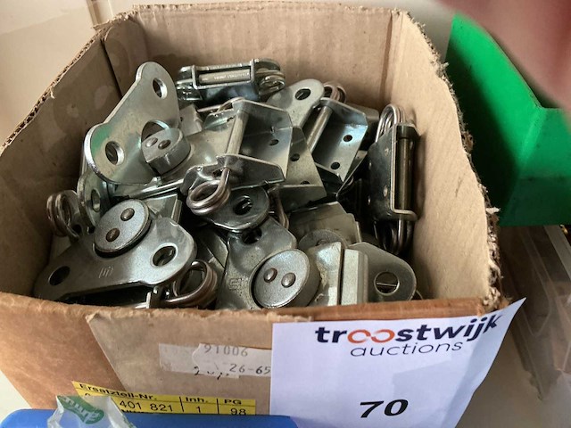 Partij hang en sluitwerk - afbeelding 1 van  3