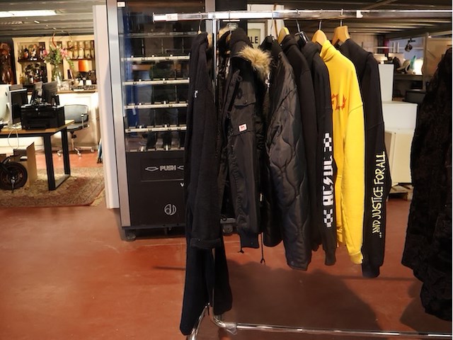 Partij hard rock kledij (x7) - afbeelding 1 van  5