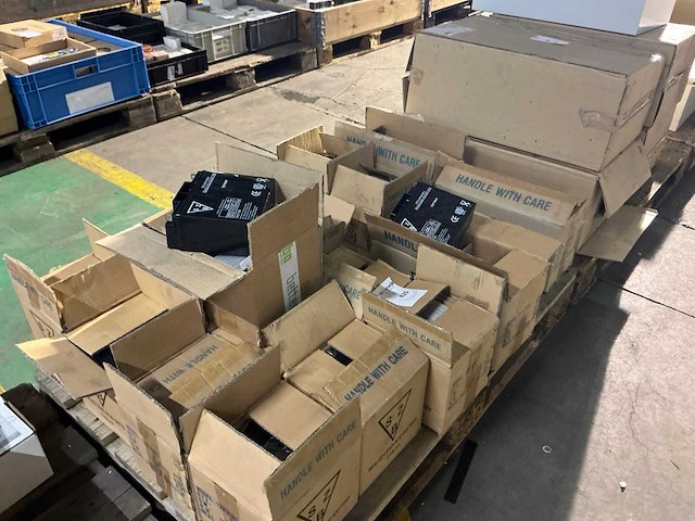 Partij herlaadbare batterijen - afbeelding 4 van  5