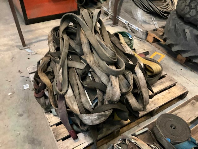 Partij hijsbanden en riemen - afbeelding 2 van  5