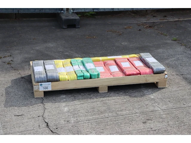 Partij hijsriemen 2-5 ton 22 stuks nieuw - afbeelding 1 van  1