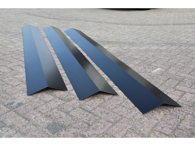 Partij hoekstukken 3000x180x180mm 15 stuks nieuw - afbeelding 1 van  1