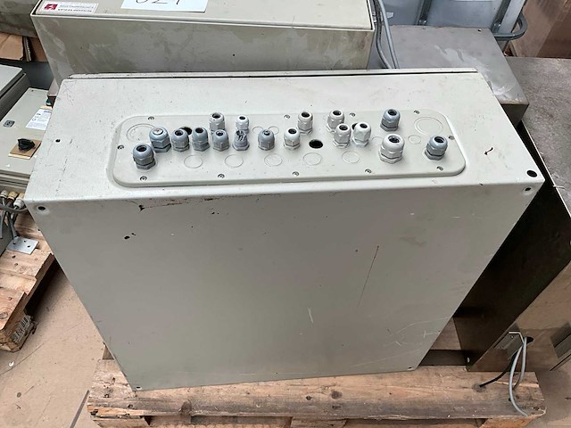 Partij hoofdschakelkasten - afbeelding 13 van  13