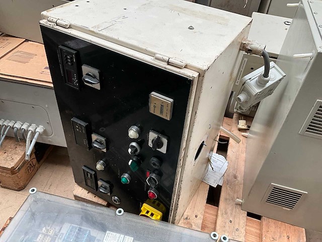 Partij hoofdschakelkasten - afbeelding 5 van  21