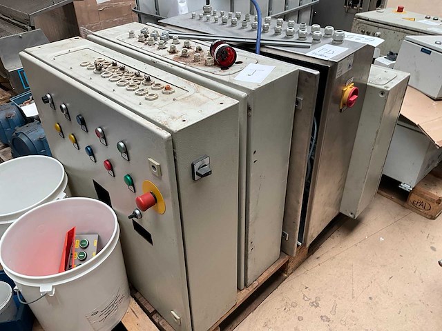 Partij hoofdschakelkasten - afbeelding 9 van  21