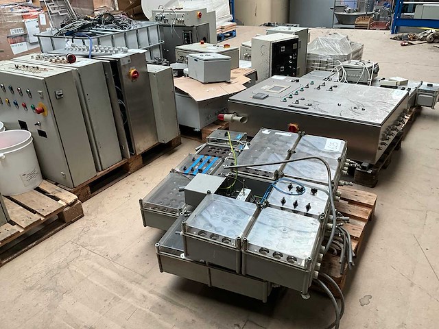 Partij hoofdschakelkasten - afbeelding 12 van  21