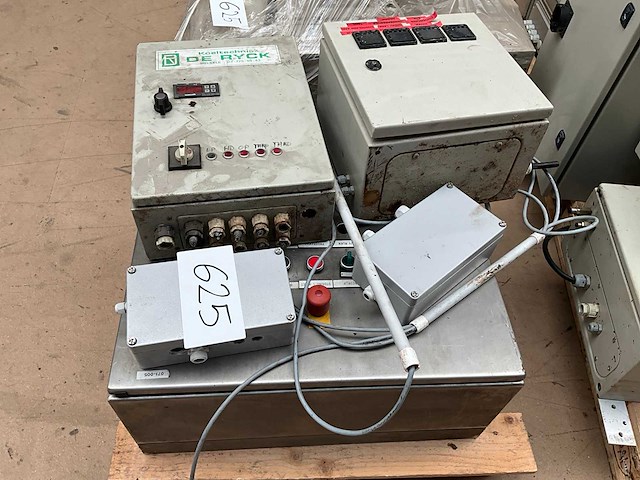 Partij hoofdschakelkasten - afbeelding 18 van  21