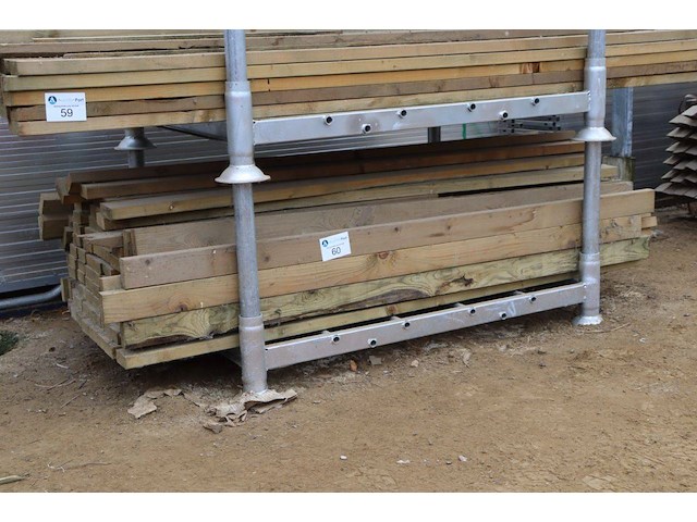 Partij hout 2.10m - afbeelding 1 van  1
