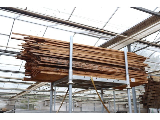 Partij hout 2.70m - afbeelding 1 van  1