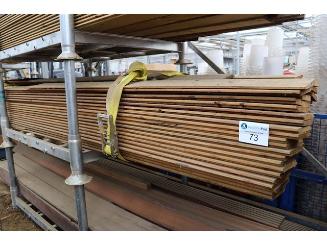 Partij hout 3.70m - afbeelding 1 van  1