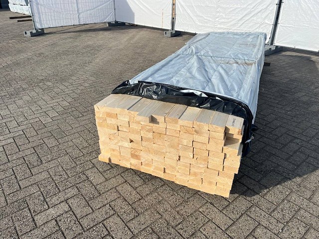 Partij hout 3900x100x50mm 121 stuks nieuw - afbeelding 1 van  1