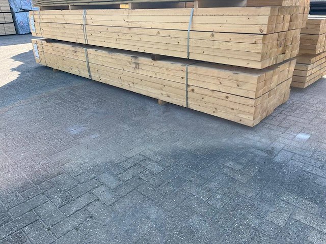 Partij hout 4200x50x150mm 96 stuks nieuw - afbeelding 1 van  1