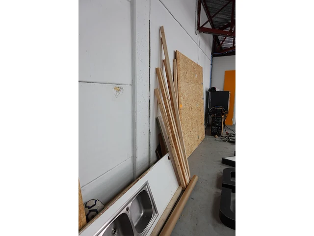 Partij hout en wastafel - afbeelding 5 van  6