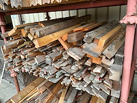 Partij hout in 7 stapelbokken - afbeelding 2 van  11