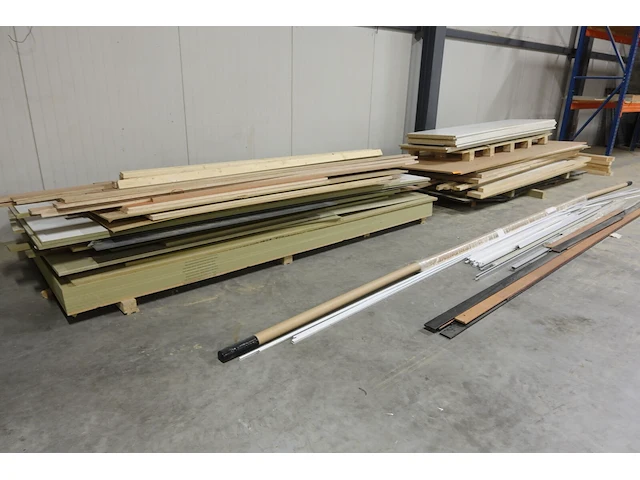 Partij hout, mdf& aluminium - afbeelding 1 van  9