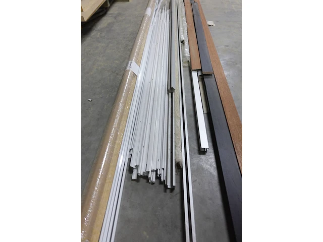 Partij hout, mdf& aluminium - afbeelding 6 van  9