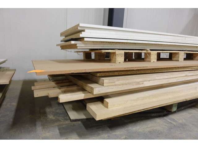 Partij hout, mdf& aluminium - afbeelding 7 van  9