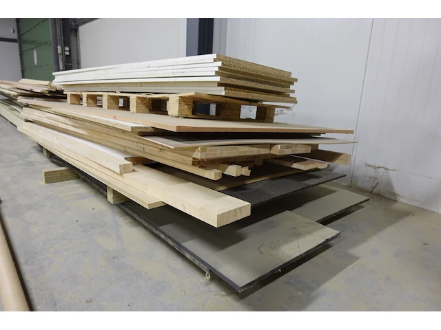 Partij hout, mdf& aluminium - afbeelding 8 van  9
