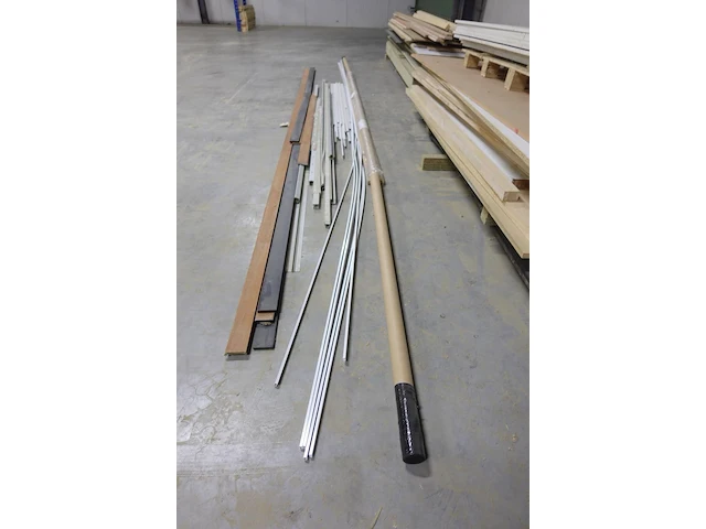 Partij hout, mdf& aluminium - afbeelding 9 van  9