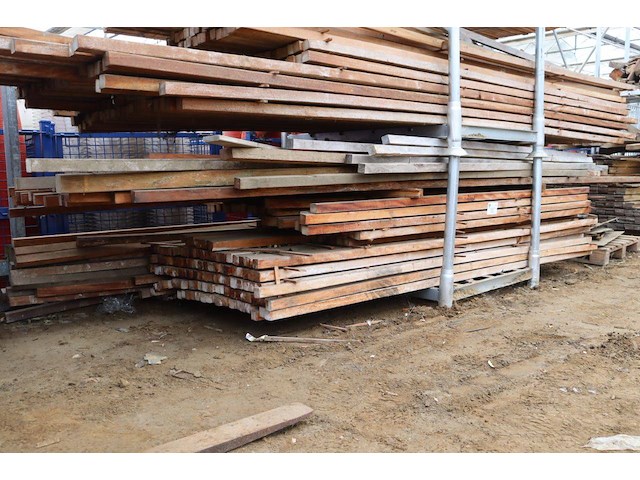 Partij hout - afbeelding 1 van  1