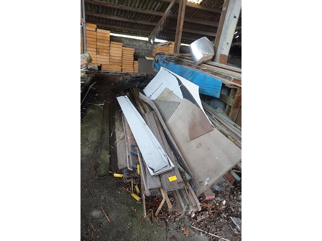 Partij hout - afbeelding 1 van  9