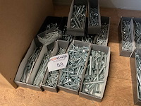 Partij houtbouten en houtschroeven - afbeelding 1 van  7