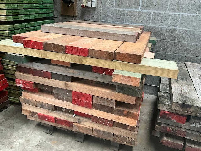 Partij houten balken (115x) - afbeelding 3 van  10
