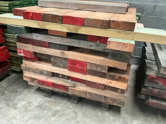 Partij houten balken (115x) - afbeelding 4 van  10