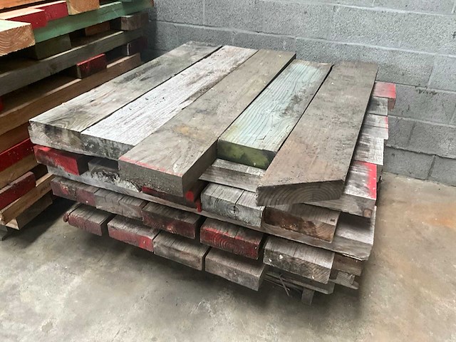 Partij houten balken (115x) - afbeelding 9 van  10